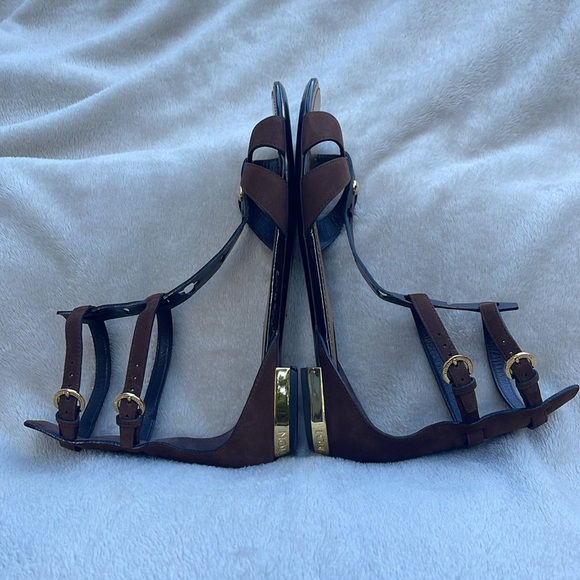 LOUIS VUITTON Sandal - Picture 12 of 15